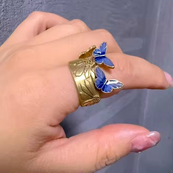 Celestial Blue Butterfly Eternal Antique Brass Masterpiece Ring - Picture 6 of 7